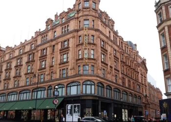 Στο στόχαστρο των χάκερ και το Harrods