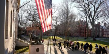 Η κυβέρνηση Τραμπ διακόπτει όλες τις ομοσπονδιακές συμβάσεις με το Χάρβαρντ