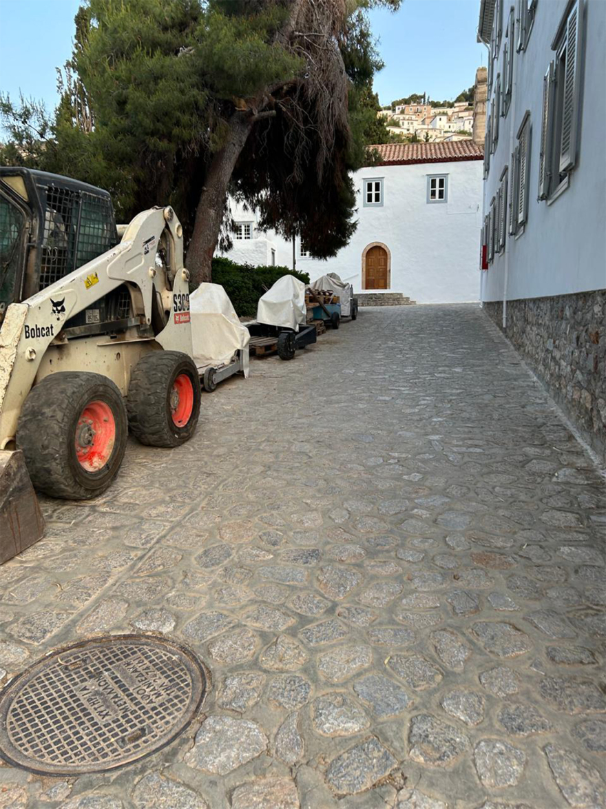 Ύδρα: Μετά τον σάλο για την «πλημμύρα» οχημάτων ξεκίνησαν οι έλεγχοι - Μία σύλληψη για χρήση φορτηγού χωρίς άδεια