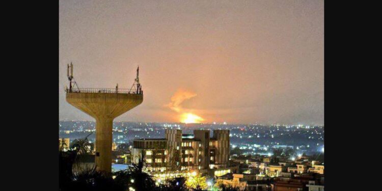 Ινδικά μαχητικά εξαπέλυσαν πυραύλους εναντίον πακιστανικών αεροπορικών βάσεων – Σε εξέλιξη επιχείρηση αντιποίνων από το Ισλαμαμπάντ