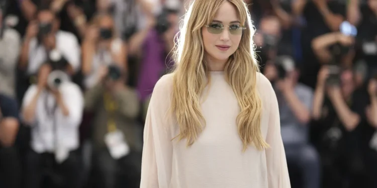 Τζένιφερ Λόρενς: «Για να γίνετε ηθοποιός, κάντε παιδιά!»