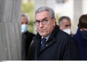 Μήνυση κατέθεσε ο Βασίλης Καπερνάρος σε βάρος του καθηγητή Παπαδάκη που αμφισβητεί την γνησιότητα των βίντεο της εμπορικής αμαξοστοιχίας