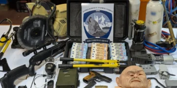 Έκλεβαν οχήματα και ATM με τη χρήση τροχού