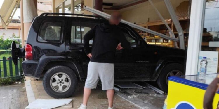 Τραγωδία στην Κω: Τζιπ έπεσε σε τζαμαρία αρτοποιείου – Μια γυναίκα νεκρή κι ένας σοβαρά τραυματίας