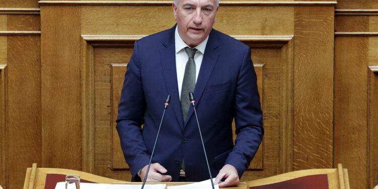 Αύξηση των επιστημόνων στα ερευνητικά κέντρα κατά 30%