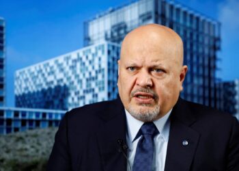 Σε διοικητική άδεια ο εισαγγελέας Καρίμ Χαν εν μέσω έρευνας για σεξουαλική ανάρμοστη συμπεριφορά