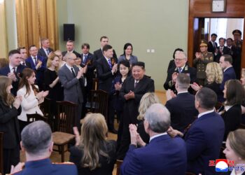 Επίσκεψη Κιμ Γιονγκ Ουν στη ρωσική πρεσβεία στην Πιονγκγιάνγκ