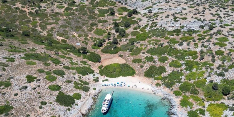 Κοινωνικός Τουρισμός 2025-2026: Ρεκόρ για το πρόγραμμα της ΔΥΠΑ