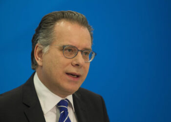 Κουμουτσάκος στον Realfm 97,8: Ο Πέτρος Μολυβιάτης ήταν φάρος ευθύνης και μετριοπάθειας