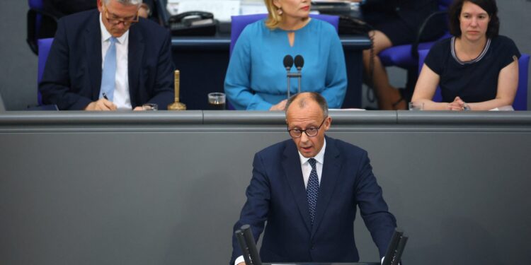 Υποσχέθηκε «ευημερία για όλους», στην πρώτη του ομιλία στην Buntestag