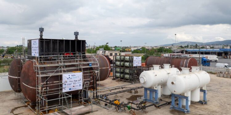 Σύστημα αποθήκευσης αμμωνίας σε πλοία για χρήση ως καύσιμο στη ναυτιλία