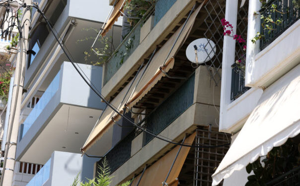 Δολοφονία στη Νέα Σμύρνη: Ποινική δίωξη στον 71χρονο που μαχαίρωσε τον γιο του