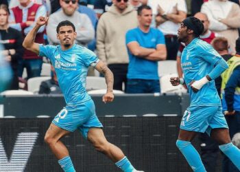 Νίκησε 2-1 την Γουέστ Χαμ και έμεινε «ζωντανή» για το Champions League