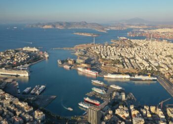Στο επίκεντρο οι επενδύσεις στο λιμάνι του Πειραιά