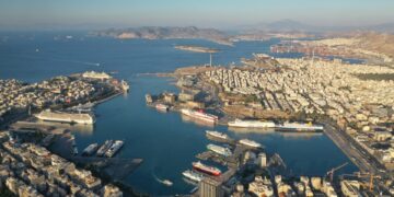Στο επίκεντρο οι επενδύσεις στο λιμάνι του Πειραιά