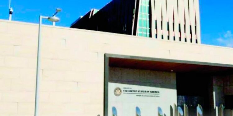 Ενισχυμένες οι δυνάμεις ασφαλείας έπειτα από προειδοποίηση της πρεσβείας των ΗΠΑ