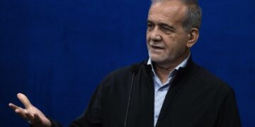 «Τι να πιστέψουμε; Από τη μια μιλά για ειρήνη και από την άλλη απειλεί»