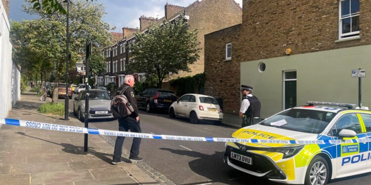 Η αντιτρομοκρατική ερευνά την πυρκαγιά στο σπίτι του Κιρ Στάρμερ