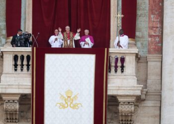 «Μηνύματα» Ζελένσκι και Πούτιν προς τον νέο Πάπα