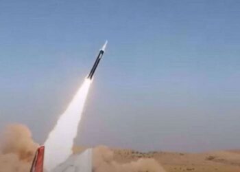 Οι Χούθι αναλαμβάνουν την ευθύνη για την εκτόξευση δύο πυραύλων με στόχο το Ισραήλ