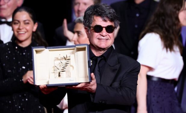 Παναχί: Επέστρεψε στην Τεχεράνη ο βραβευθείς με Χρυσό Φοίνικα σκηνοθέτης