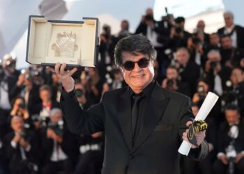 Οργή της Τεχεράνης για τις δηλώσεις του Γάλλου ΥΠΕΞ μετά τη βράβευση του Τζαφάρ Παναχί στο Φεστιβάλ των Καννών