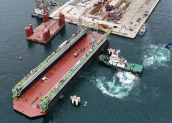 Refurbished floating dock ‘Piraeus II’ in Perama shipyard is fully operational