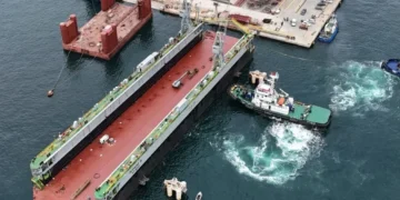 Refurbished floating dock ‘Piraeus II’ in Perama shipyard is fully operational