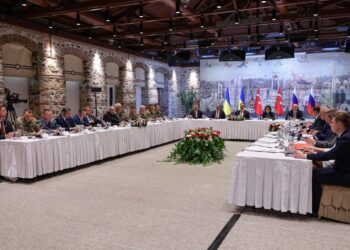 Κωνσταντινούπολη: Αντικρουόμενες πληροφορίες για το αν τελείωσαν οι συνομιλίες Ουκρανίας