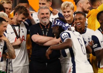 Η αποθεωτική ανάρτηση των «σπιρουνιών» για τον Άγγελο Ποστέκογλου