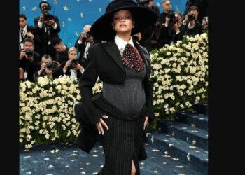 Ριάνα: Έγκυος στο τρίτο της παιδί η σέξι τραγουδίστρια – Η… πρωτότυπη αποκάλυψη