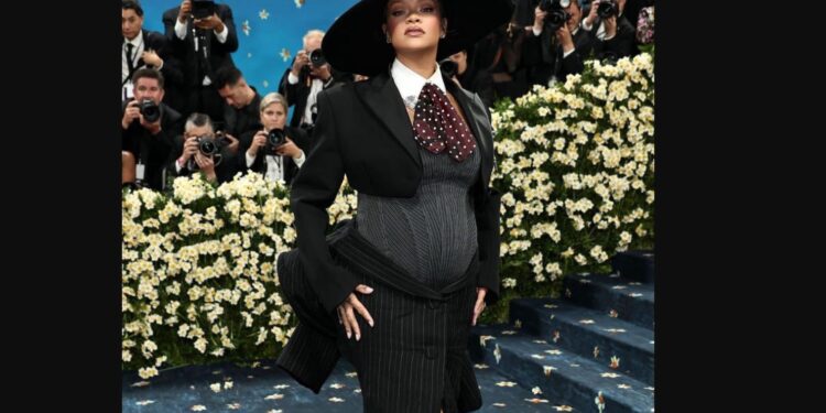 Ριάνα: Έγκυος στο τρίτο της παιδί η σέξι τραγουδίστρια – Η… πρωτότυπη αποκάλυψη