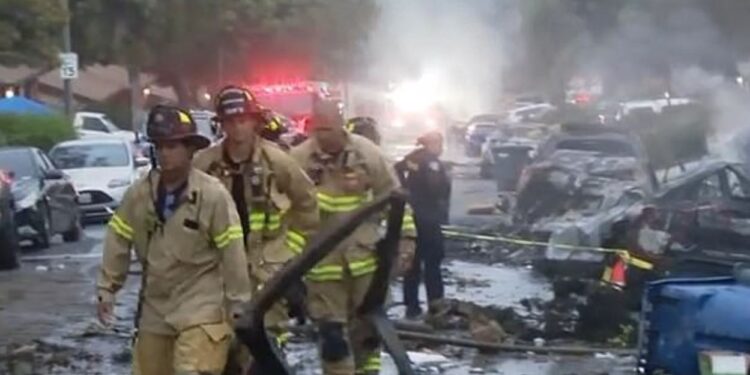 ΗΠΑ: Αναφορές για νεκρούς έπειτα από την πτώση μικρού αεροσκάφους σε κατοικημένη περιοχή στο Σαν Ντιέγκο