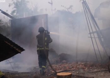 Η Ρωσία εκτόξευσε βόμβες στην περιοχή Σούμι λίγες ώρες μετά την έναρξη της τριήμερης εκεχειρίας