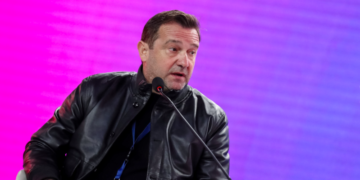 Plakias to Famelio regarding Genidounias’ dismissal: “If you knew his role, you wouldn’t make such statements”