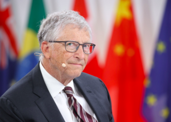 Bill Gates, philanthropy, donation commitment, global health, aid reduction