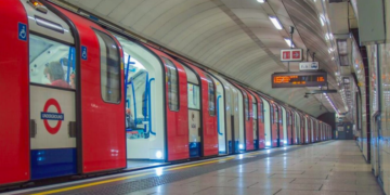 Power outage at London Underground, transportation problems
