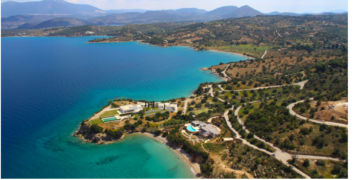 Porto Heli: The neighborhood with… summer houses of kings, emirs, and millionaires – The famous residents, investments, and the historic “deal”