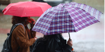 Weather with rain, dust, and gusty winds – Regions requiring caution