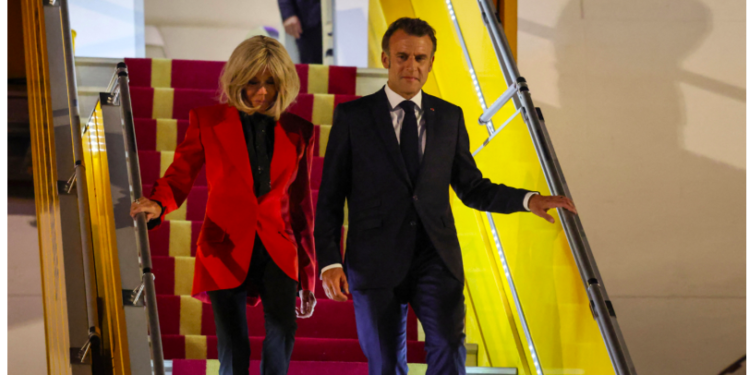 Emmanuel Macron discusses viral incident: “My wife slapped me, we were joking”