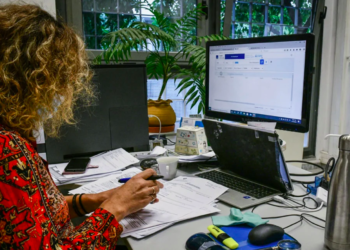 Abolition of civil service permanency: A 114 year old story