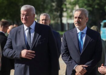 Η Τουρκία προσφέρεται να φιλοξενήσει συνάντηση Τραμπ, Ζελένσκι και Πούτιν