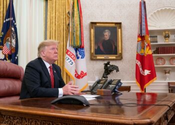 Τραμπ: Έδωσε «προθεσμία» 15 ημερών στον Πούτιν για την Ουκρανία και υποσχέθηκε να αλλάξει στάση