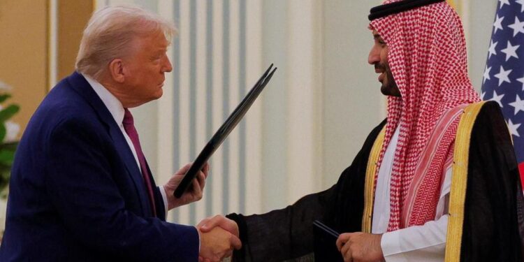 Τραμπ: Τι δείχνει η συμφωνία πώλησης όπλων με την Σαουδική Αραβία