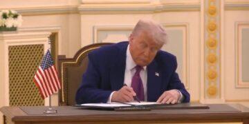 Τραμπ: Υπέγραψε συμφωνίες 600 δισ. με την Σαουδική Αραβία