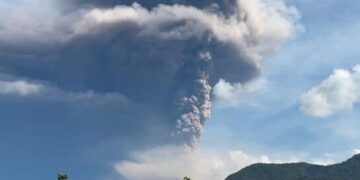 Ινδονησία: «Κόκκινος συναγερμός» για ηφαίστειο