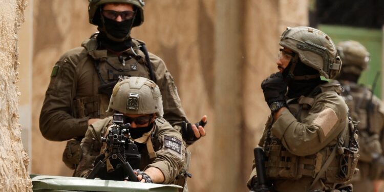 Σειρήνες από πύραυλο των Χούθι που αναχαιτίστηκε