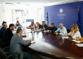 Ζαχαράκη: Kαμία υπαναχώρηση για την αξιολόγηση