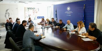 Ζαχαράκη: Kαμία υπαναχώρηση για την αξιολόγηση