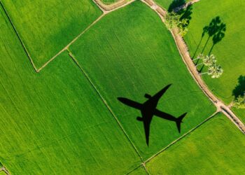 H απογείωση στα πράσινα αεροπορικά καύσιμα και η πρωτοποριακή μονάδα παραγωγής με πρώτη ύλη το τηγανέλαιο